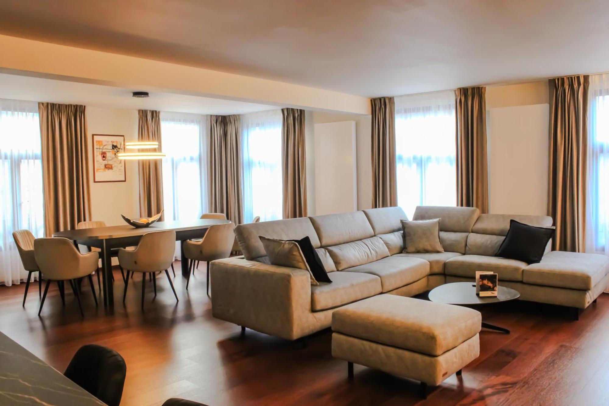 Botanique Suites Airbnb, アントウェルペン エクステリア 写真