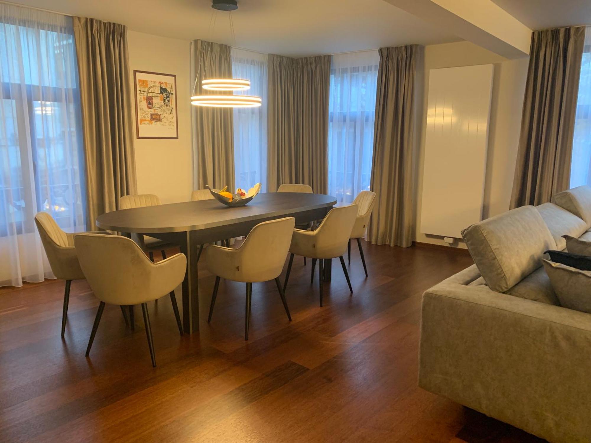 Botanique Suites Airbnb, アントウェルペン エクステリア 写真