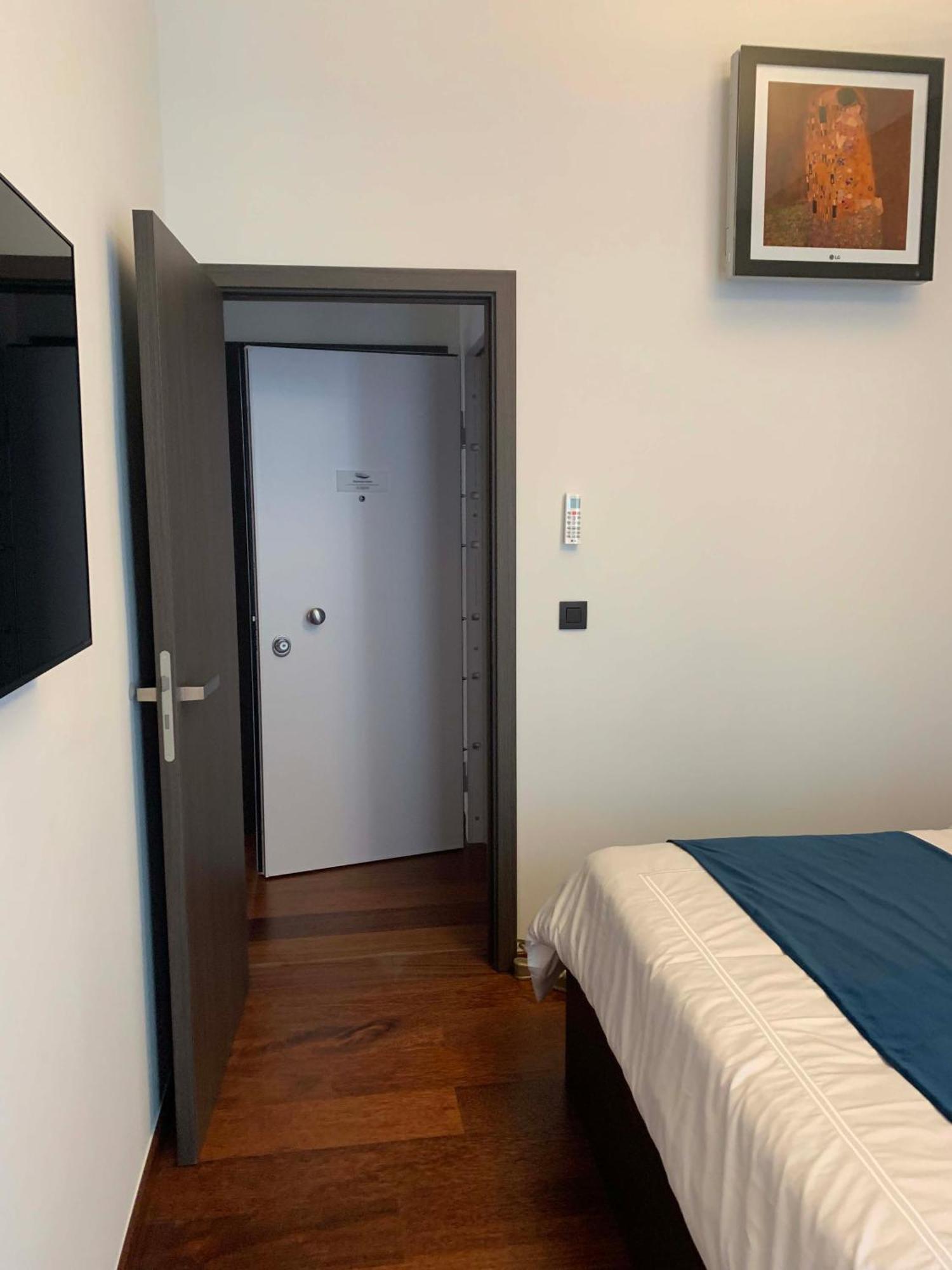 Botanique Suites Airbnb, アントウェルペン エクステリア 写真