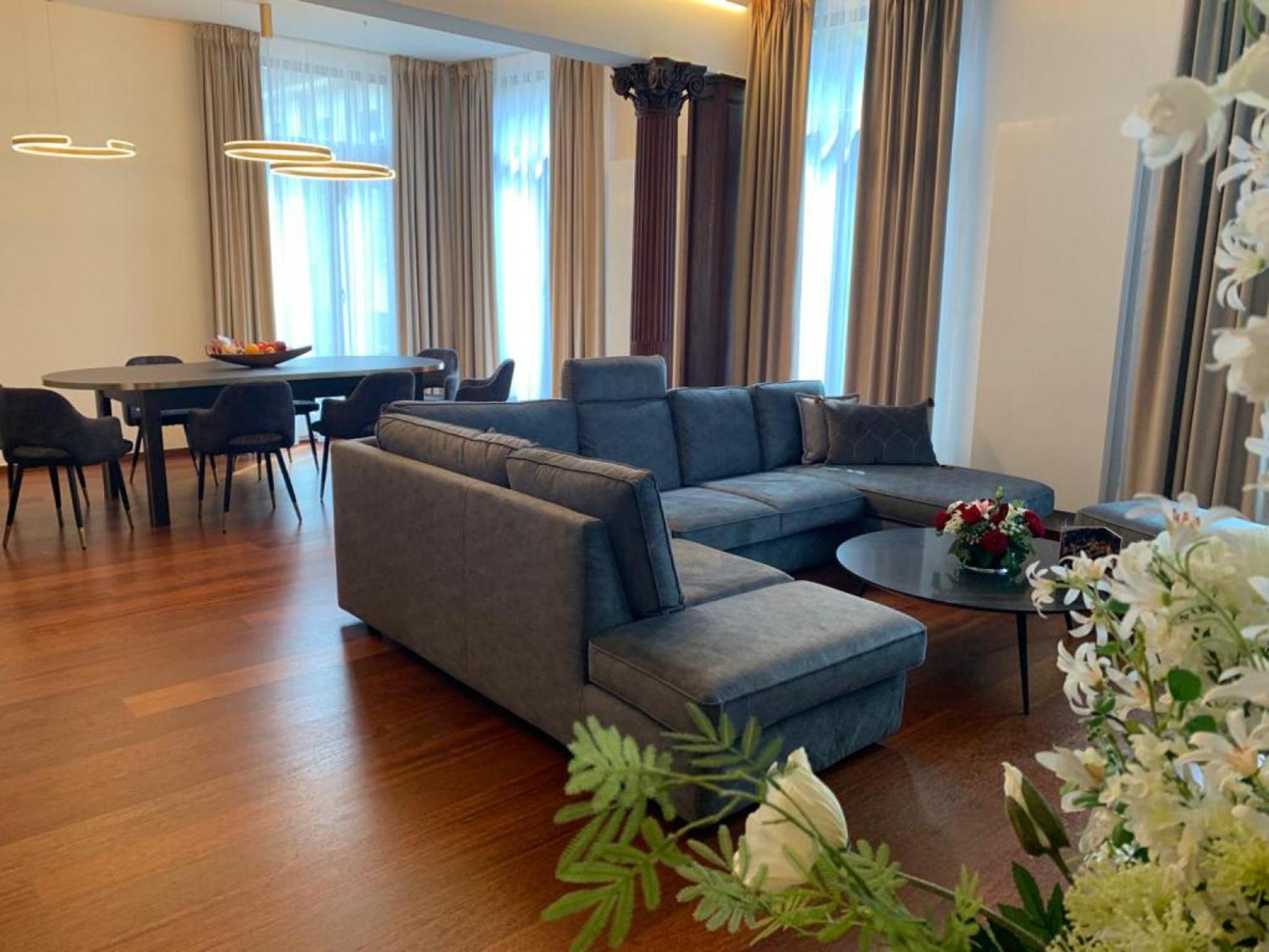 Botanique Suites Airbnb, アントウェルペン エクステリア 写真