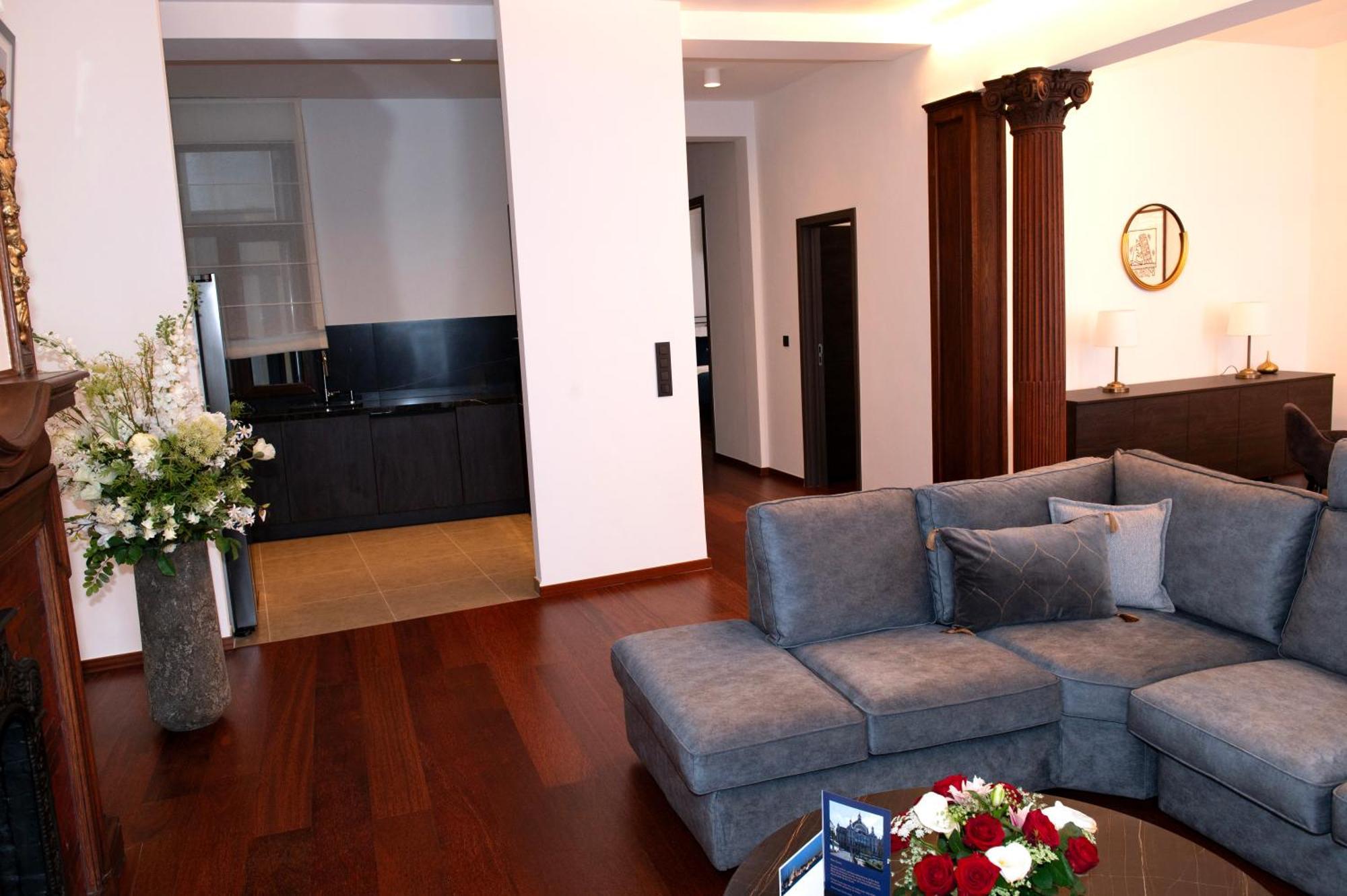 Botanique Suites Airbnb, アントウェルペン エクステリア 写真