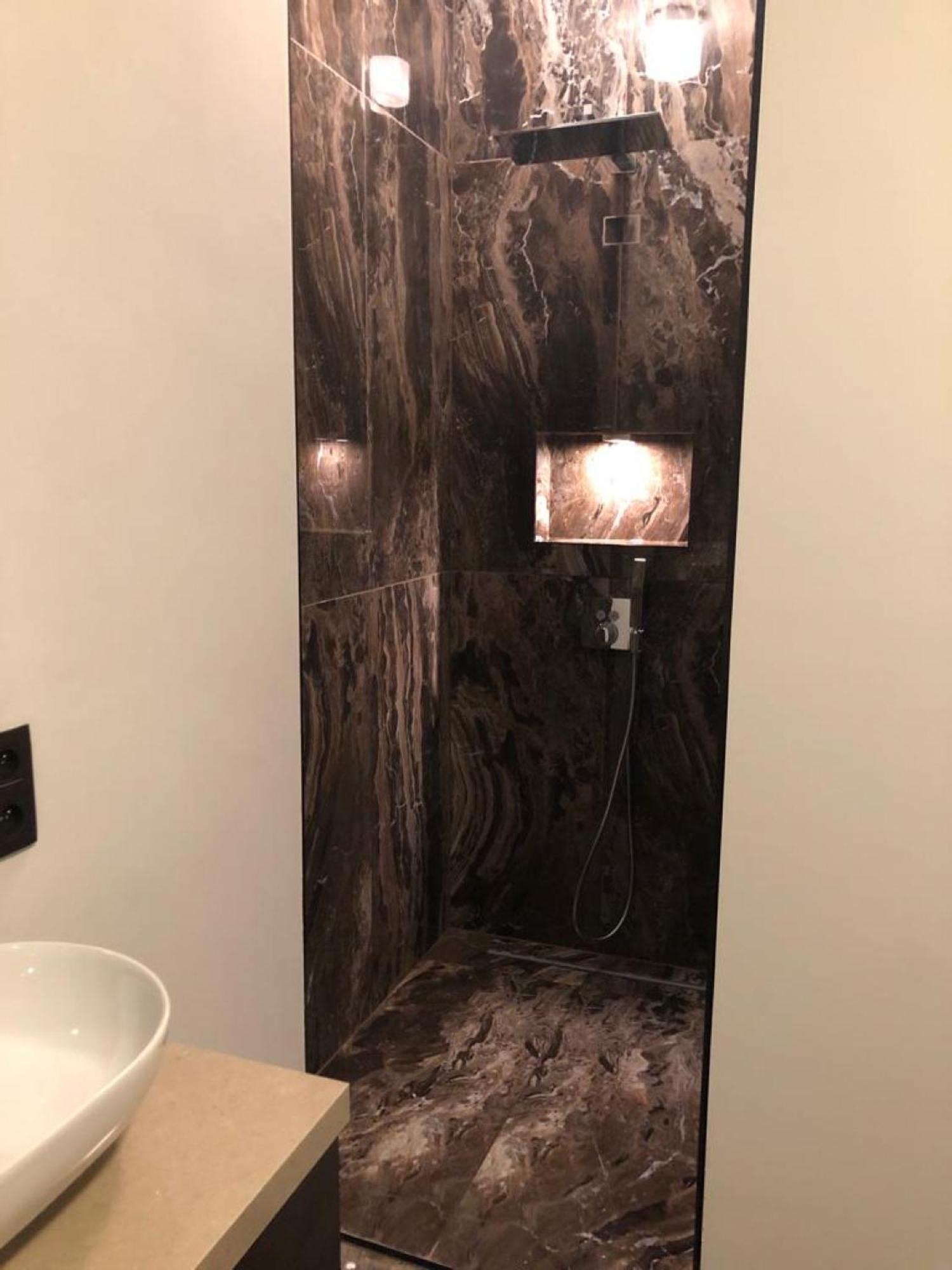 Botanique Suites Airbnb, アントウェルペン エクステリア 写真