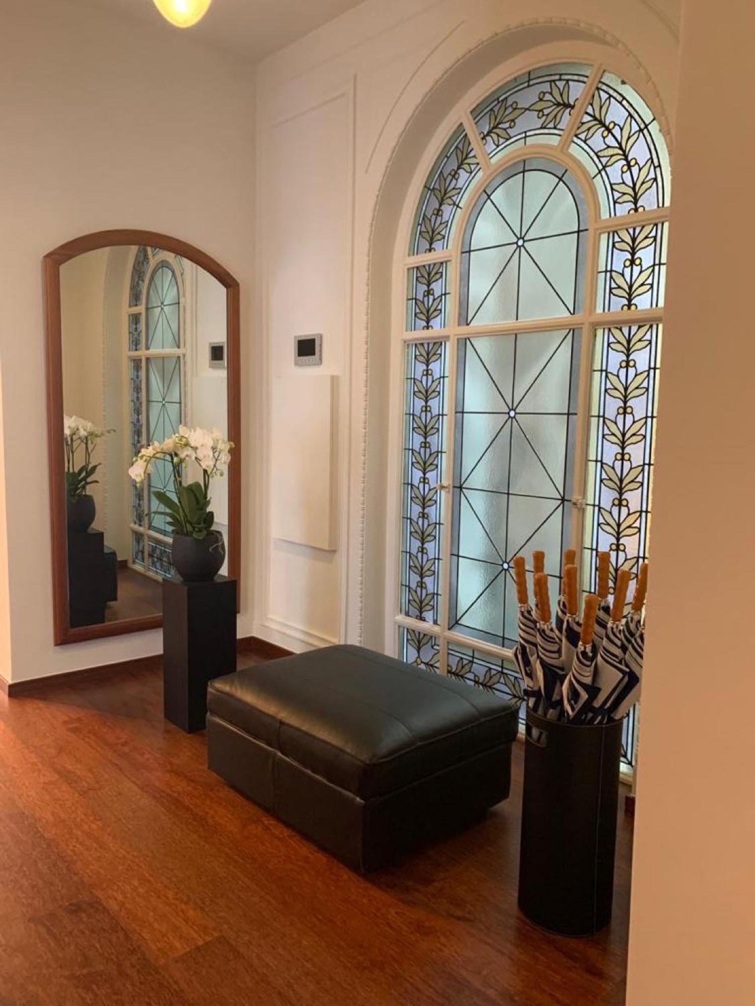 Botanique Suites Airbnb, アントウェルペン エクステリア 写真