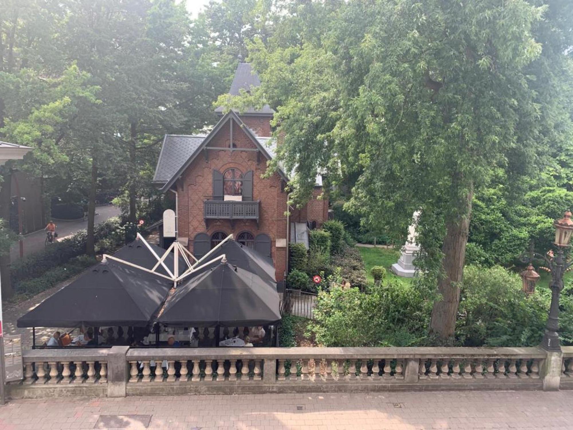 Botanique Suites Airbnb, アントウェルペン エクステリア 写真
