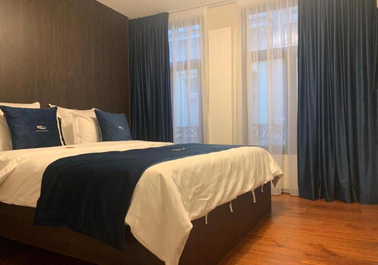 Botanique Suites Airbnb, アントウェルペン エクステリア 写真